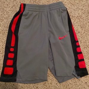 Boys Nike Shorts SZ M